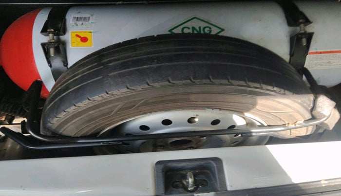 2020 Maruti New Wagon-R LXI CNG 1.0, Petrol, Manual, 2,27,014 km, tyre