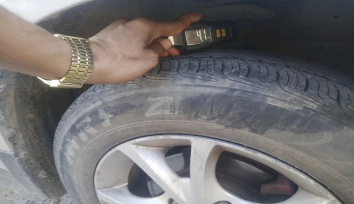 2014 Maruti Swift VDI, Diesel, Manual, 1,69,932 km, tyre