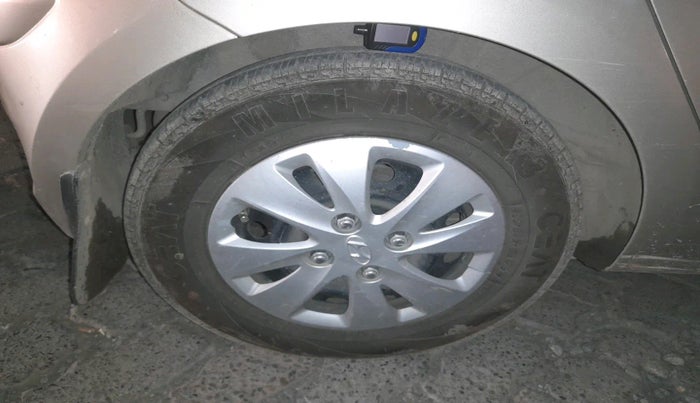 2013 Hyundai i10 SPORTZ 1.2, Petrol, Manual, 27,320 km, tyre