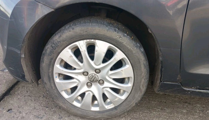 2015 Maruti Baleno ZETA DIESEL 1.3, Diesel, Manual, 2,24,187 km, tyre