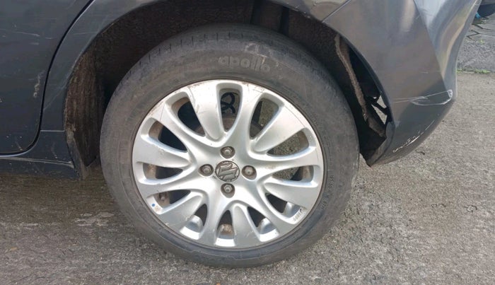 2015 Maruti Baleno ZETA DIESEL 1.3, Diesel, Manual, 2,24,187 km, tyre