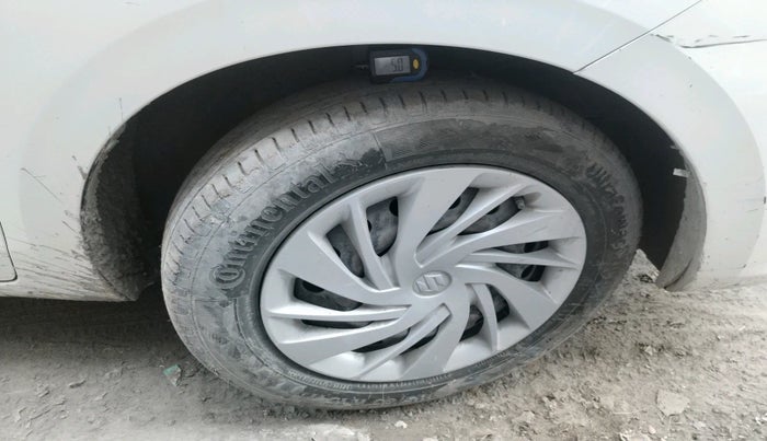 2020 Maruti Ertiga VXI CNG, Petrol, Manual, 50,937 km, tyre