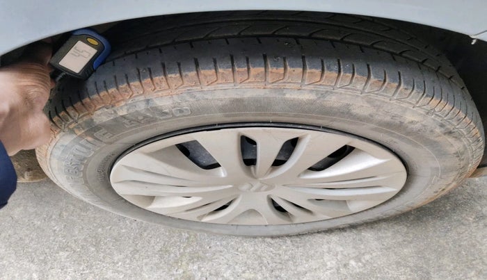 2012 Maruti Ertiga ZXI, Petrol, Manual, 72,867 km, tyre