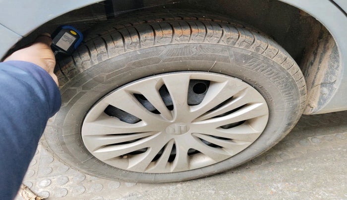 2012 Maruti Ertiga ZXI, Petrol, Manual, 72,867 km, tyre