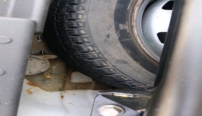 2017 Maruti Alto K10 LXI CNG (AIRBAG), Petrol, Manual, 75,351 km, tyre