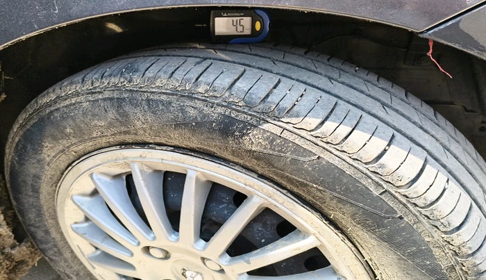 2014 Maruti Ertiga VXI, Petrol, Manual, 1,11,500 km, tyre