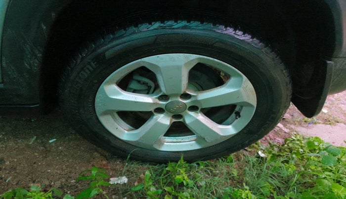 2017 Jeep Compass LONGITUDE (O) 2.0 DIESEL, Diesel, Manual, 1,25,225 km, tyre