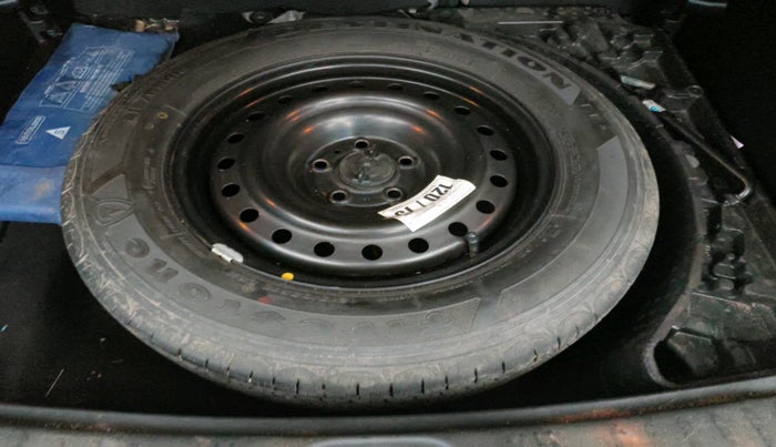 2017 Jeep Compass LONGITUDE (O) 2.0 DIESEL, Diesel, Manual, 1,25,225 km, tyre