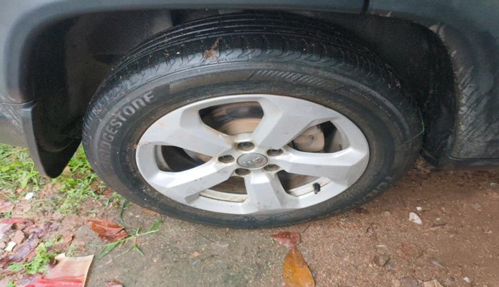 2017 Jeep Compass LONGITUDE (O) 2.0 DIESEL, Diesel, Manual, 1,25,225 km, tyre