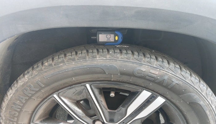 2023 Renault Kwid RXT 1.0 AMT, Petrol, Automatic, 31,973 km, tyre