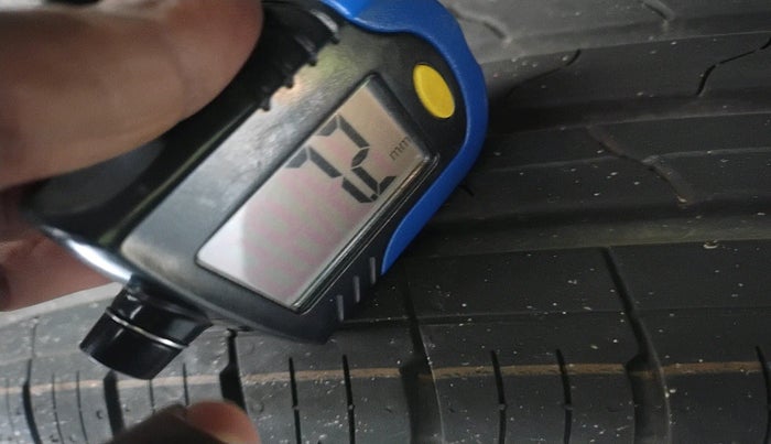 2022 KIA CARENS PRESTIGE PLUS 1.4 PETROL 7 STR, Petrol, Manual, 59,336 km, tyre