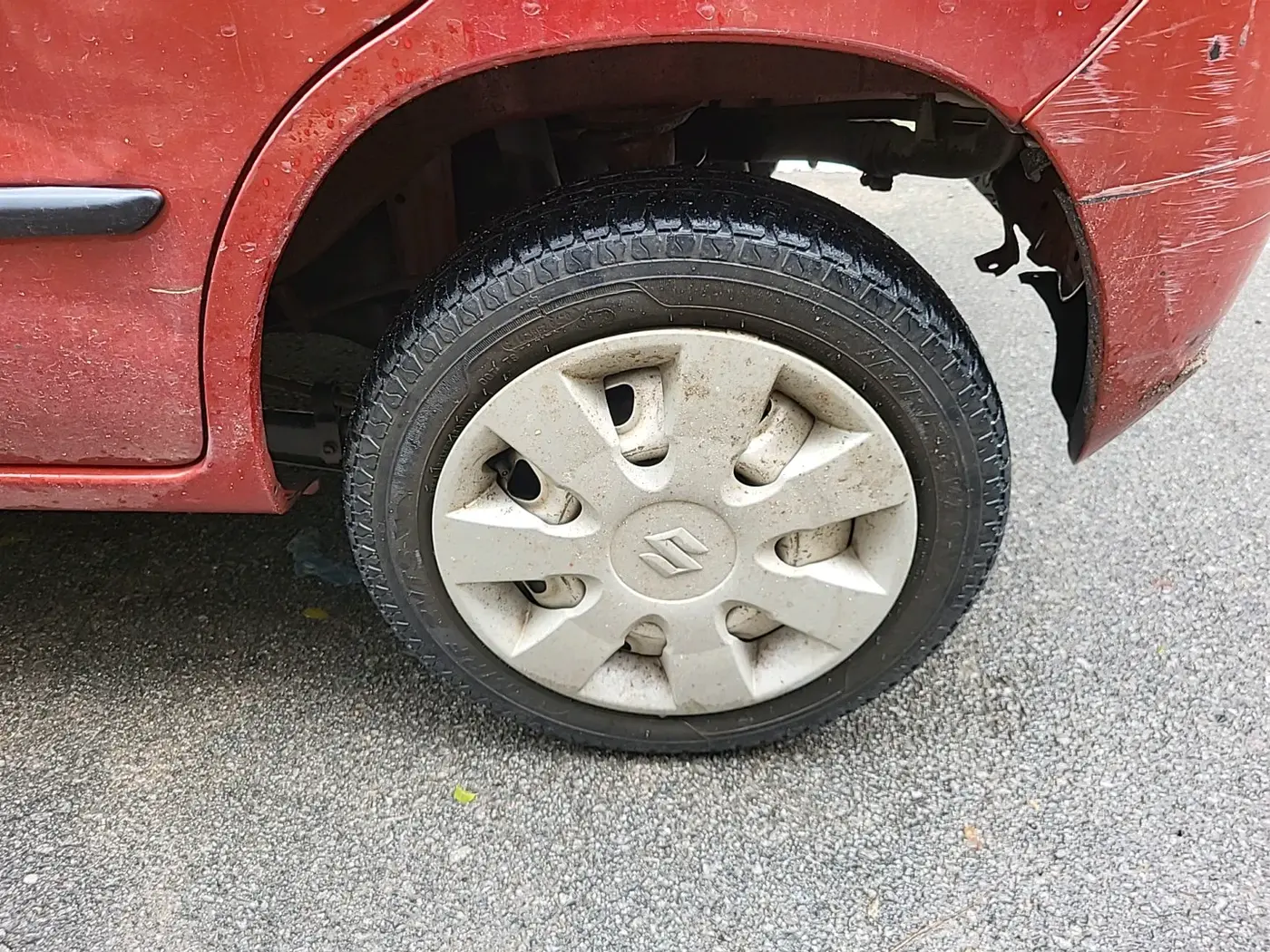 2012 Maruti Zen Estilo LXI, Petrol, Manual, 75,252 km, tyre