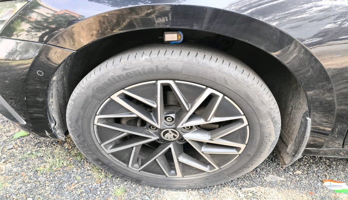2021 Skoda Octavia L&K 2.0 AT, Petrol, Automatic, 59,455 km, tyre