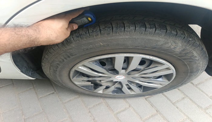 2018 Maruti Dzire VDI AMT, Diesel, Automatic, 1,75,015 km, tyre
