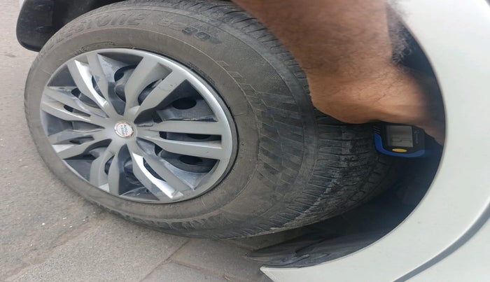 2018 Maruti Dzire VDI AMT, Diesel, Automatic, 1,75,015 km, tyre