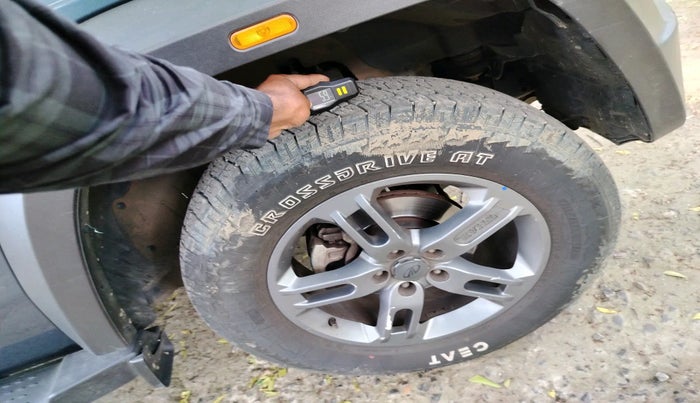 2020 Mahindra Thar LX D 4*4 MT HT, Diesel, Manual, 71,322 km, tyre