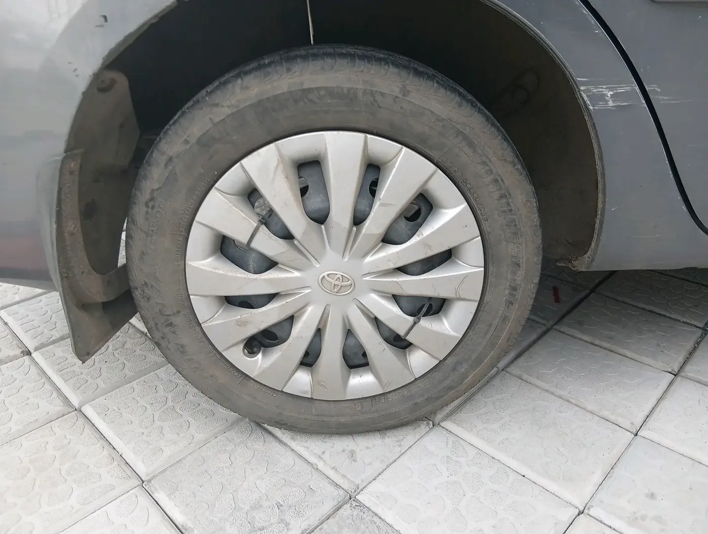 2013 Toyota Etios GD, Diesel, Manual, 2,39,342 km, tyre