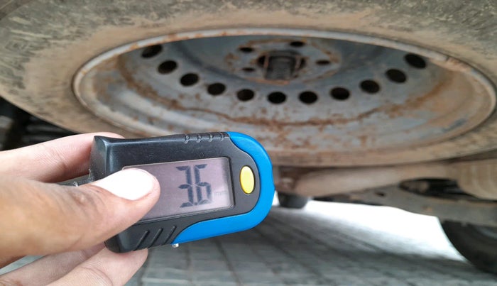 2022 Mahindra XUV700 AX 5 P AT 5 STR, Petrol, Automatic, 42,799 km, tyre