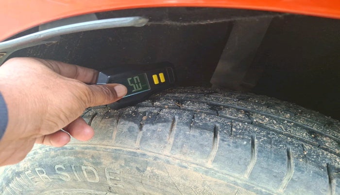 2016 Ford Ecosport AMBIENTE 1.5L PETROL, Petrol, Manual, 1,19,485 km, tyre