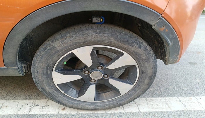 2019 Tata NEXON XZA PLUS DIESEL, Diesel, Automatic, 90,099 km, tyre