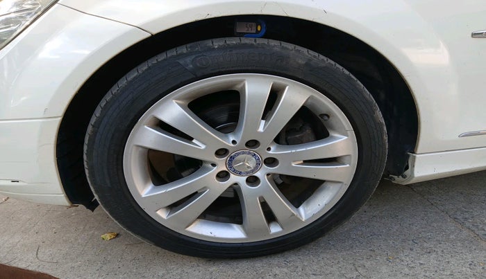 2010 Mercedes Benz E Class E 250 ELEGANCE, Petrol, Automatic, 73,215 km, tyre