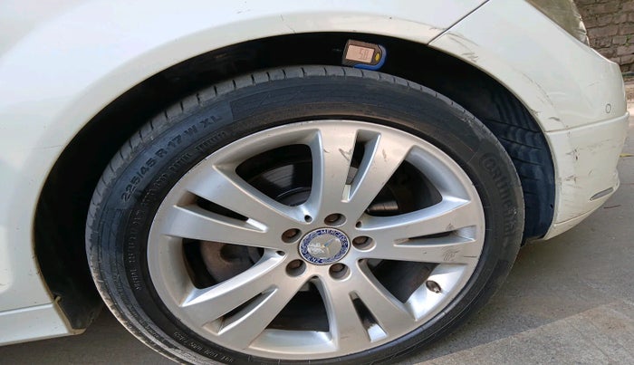 2010 Mercedes Benz E Class E 250 ELEGANCE, Petrol, Automatic, 73,215 km, tyre