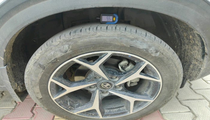 2023 Tata NEXON PURE SUNROOF 1.5 DIESEL, Diesel, Manual, 57,582 km, tyre