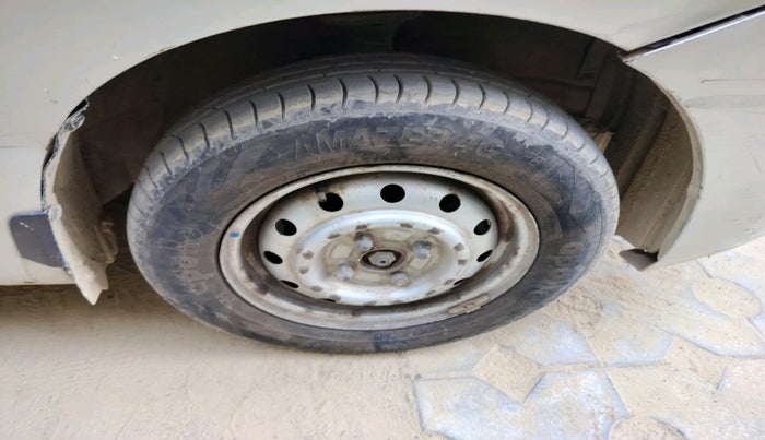 2014 Maruti Wagon R 1.0 LXI CNG, Petrol, Manual, 1,17,168 km, tyre