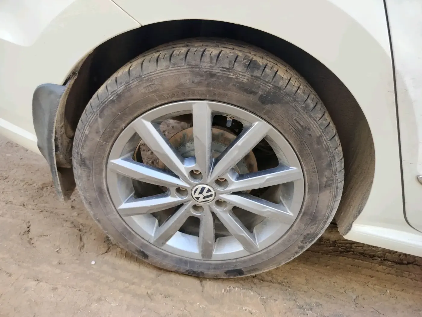 2019 Volkswagen Ameo HIGHLINE PLUS 1.0L 16 ALLOY, Petrol, Manual, 44,953 km, tyre