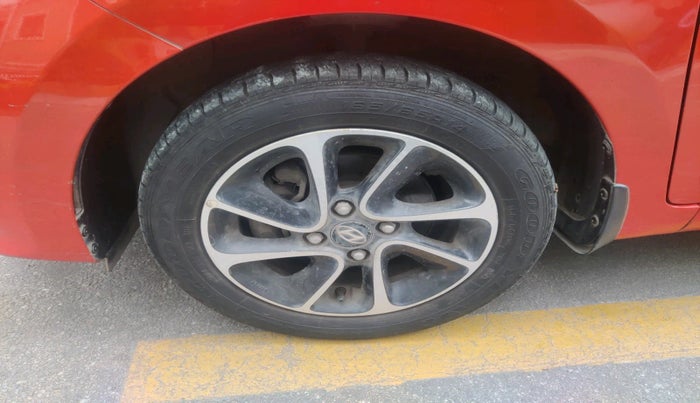 2017 Hyundai Grand i10 SPORTZ (O) AT 1.2 KAPPA VTVT, Petrol, Automatic, 39,405 km, tyre