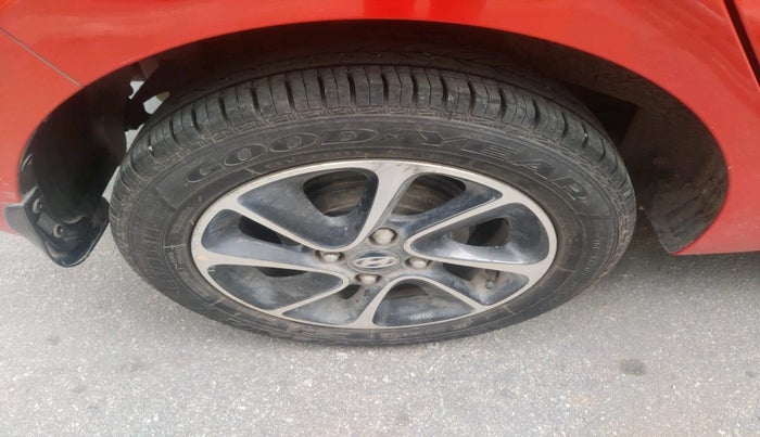 2017 Hyundai Grand i10 SPORTZ (O) AT 1.2 KAPPA VTVT, Petrol, Automatic, 39,405 km, tyre