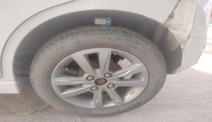 2013 Maruti Wagon R Stingray VXI, Petrol, Manual, 1,03,000 km, tyre