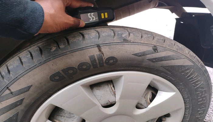 2014 Maruti Eeco 5 STR, Petrol, Manual, 70,429 km, tyre