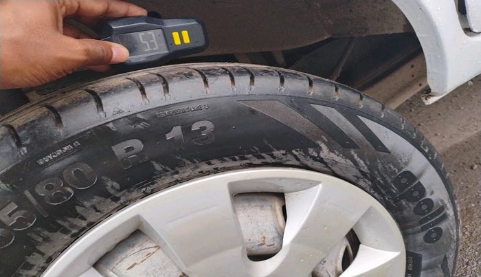 2014 Maruti Eeco 5 STR, Petrol, Manual, 70,429 km, tyre