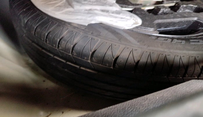 2021 Toyota URBAN CRUISER HIGH GRADE MT, Petrol, Manual, 7,40,000 km, tyre