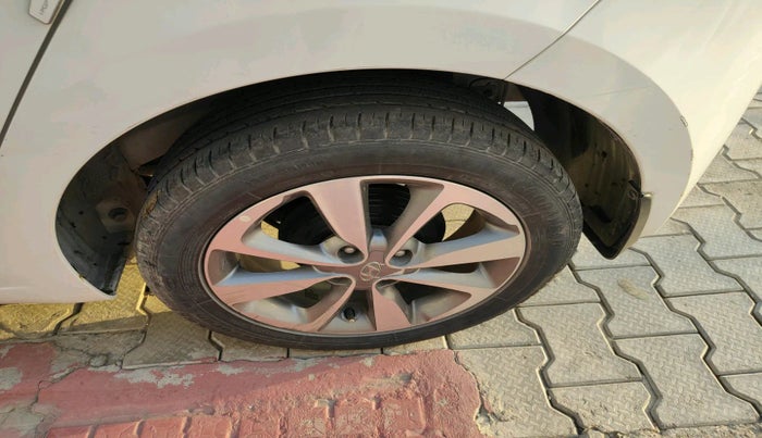 2017 Hyundai Elite i20 ASTA 1.2 (O), Petrol, Manual, 40,730 km, tyre