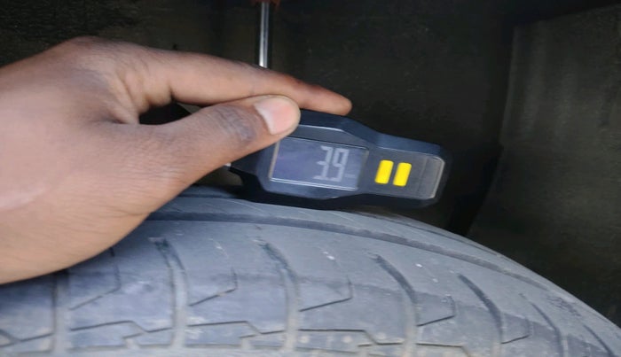 2011 Fiat Grand Punto EMOTION 1.2, Petrol, Manual, 57,799 km, tyre