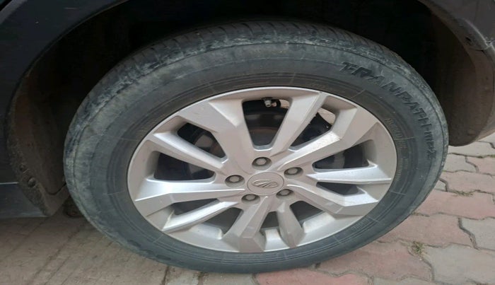 2020 Mahindra XUV300 W8 1.5 DIESEL, Diesel, Manual, 1,28,000 km, tyre