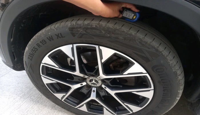 2024 Mercedes Benz GLC CLASS 300 4MATIC, Hybrid, Automatic, 26,114 km, tyre