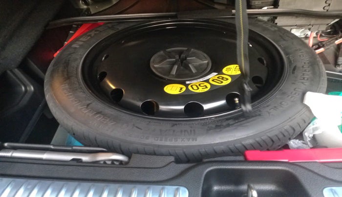 2024 Mercedes Benz GLC CLASS 300 4MATIC, Hybrid, Automatic, 26,114 km, tyre