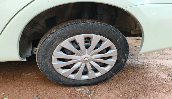 2011 Toyota Etios G, Petrol, Manual, 90,001 km, tyre