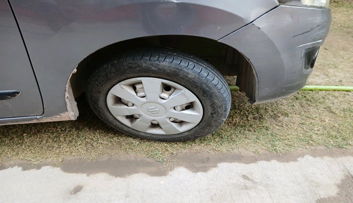 2013 Maruti Wagon R 1.0 LXI CNG, Petrol, Manual, 1,05,808 km, tyre