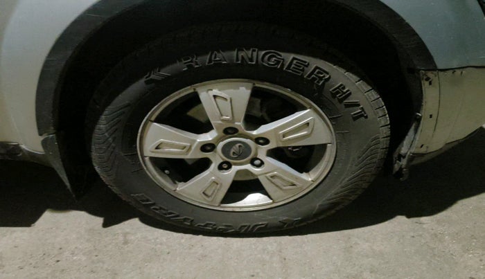 2013 Mahindra XUV500 W8, Diesel, Manual, 1,42,655 km, tyre