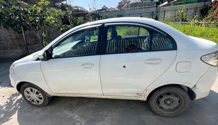 2016 Tata Zest XE 75PS DIESEL, Diesel, Manual, 1,26,549 km, tyre