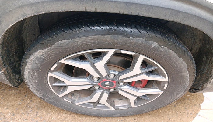 2020 KIA SELTOS GTX PLUS AT 1.5 DIESEL, Diesel, Automatic, 1,52,139 km, tyre