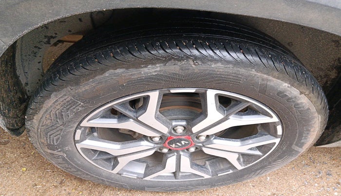 2020 KIA SELTOS GTX PLUS AT 1.5 DIESEL, Diesel, Automatic, 1,52,139 km, tyre