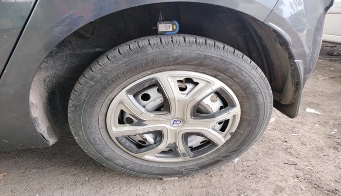 2021 Tata ALTROZ XE PETROL, Petrol, Manual, 68,181 km, tyre