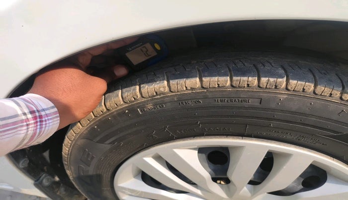 2018 Maruti Dzire VDI, Diesel, Manual, 1,65,329 km, tyre