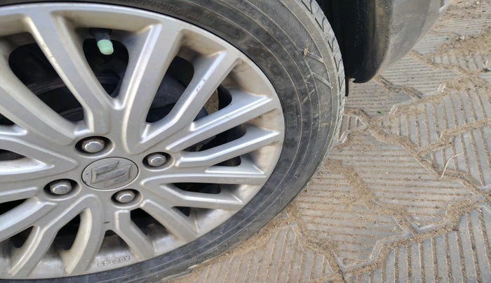 2017 Maruti Dzire ZDI AMT, Diesel, Automatic, 1,16,063 km, tyre