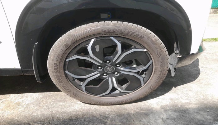 2024 Tata Curvv Accomplished S 1.2 Petrol 7DCA, Petrol, Automatic, 19,200 km, tyre